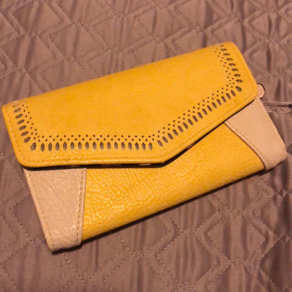 Jessica Simpson yellow wallet